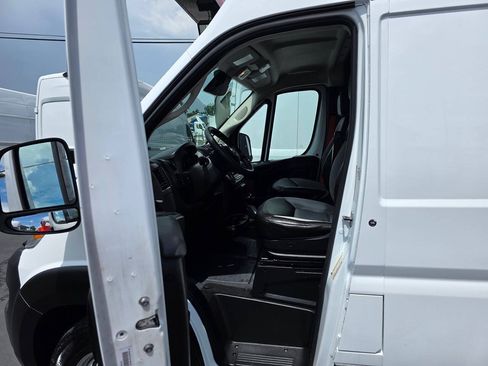 Used 2023 RAM ProMaster 3500 w/ Lane Management Group FWD image 14