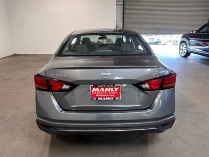Used 2024 Nissan Altima 2.5 SV