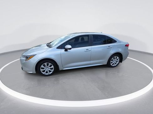 Used 2026 Toyota Corolla LE FWD image 4