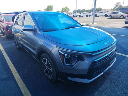 Used 2026 Kia Niro LX FWD image 2