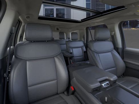 New 2026 Ford Expedition Active image 10