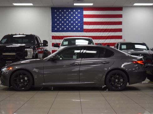 Used 2021 Alfa Romeo Giulia Sprint w/ Nero Edizione image 11