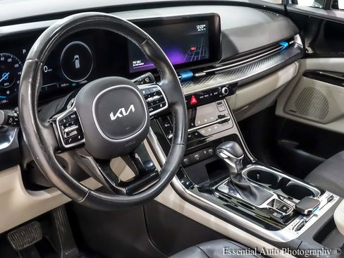 Used 2022 Kia Carnival SX Prestige image 15