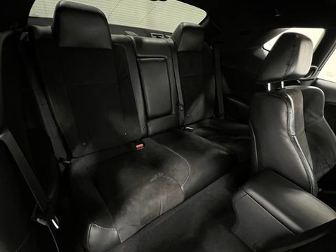 Used 2019 Dodge Challenger R/T w/ Plus Package image 33