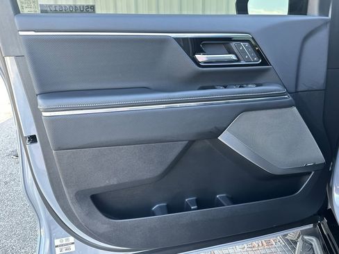 Used 2025 GMC Sierra EV Denali image 8