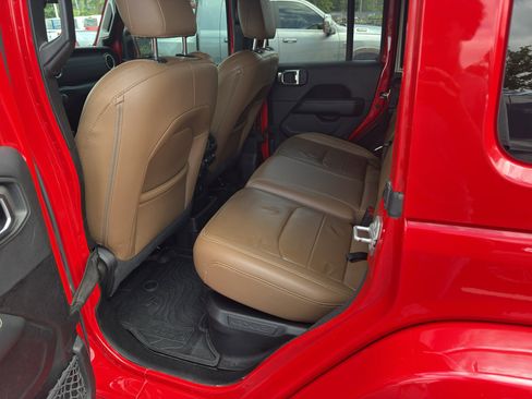 Used 2021 Jeep Wrangler Unlimited Sahara w/ Cold Weather Group AWD/4WD image 14
