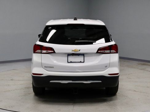 Used 2022 Chevrolet Equinox LT w/ Driver Convenience Package image 11
