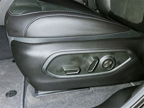 New 2025 Jeep Grand Cherokee 4WD image 13