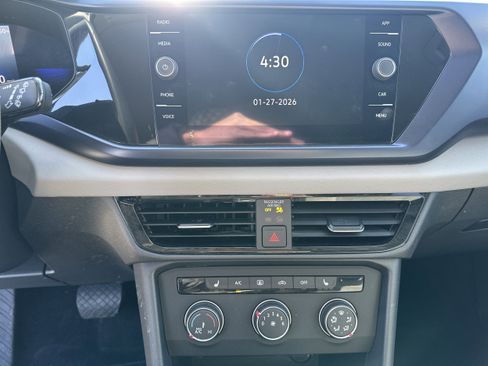 Used 2022 Volkswagen Taos SE image 28