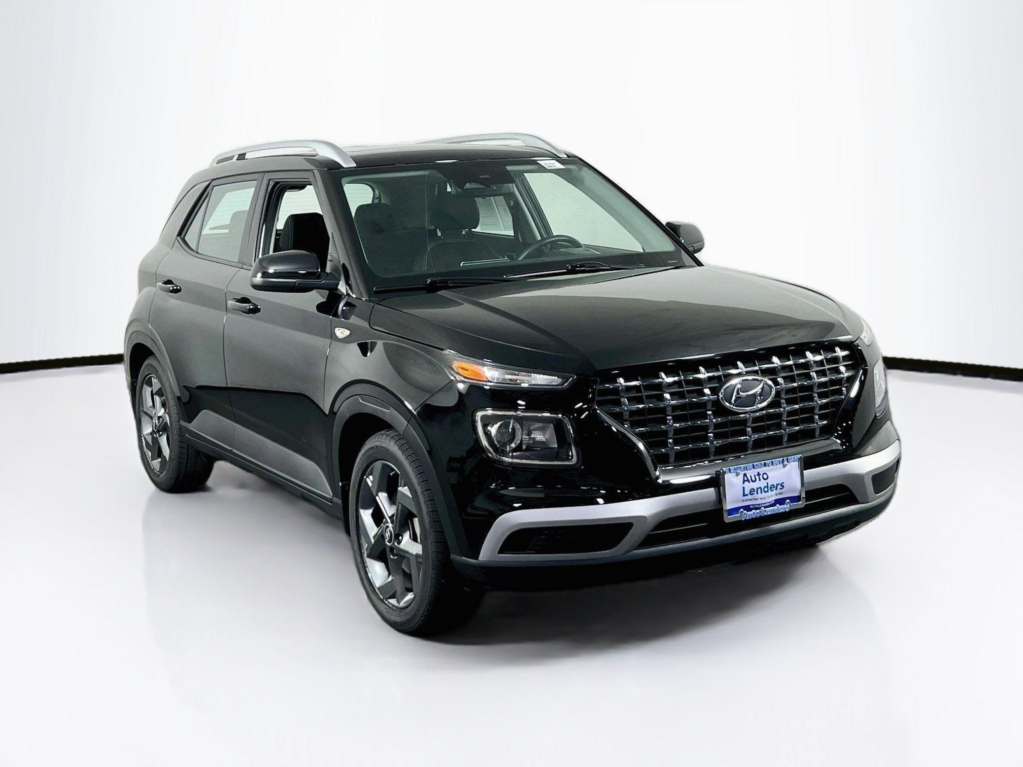 Used 2023 Hyundai Venue SEL FWD image 3