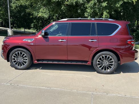 Used 2021 Nissan Armada Platinum w/ Captain's Chairs Package RWD image 7