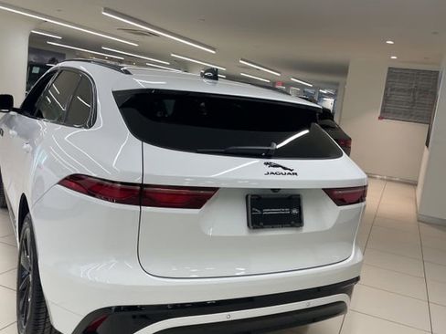 Used 2025 Jaguar F-PACE R-Dynamic S image 8