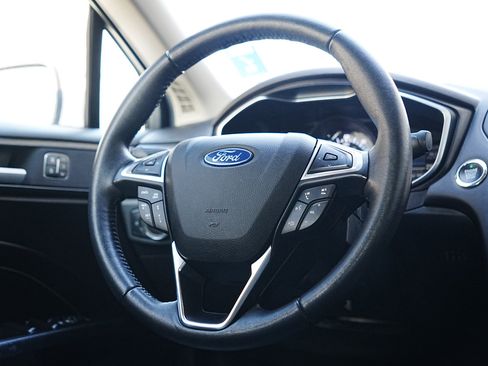 Used 2020 Ford Fusion Energi Titanium image 18