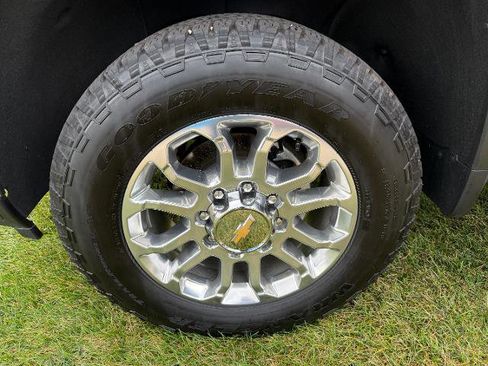 Used 2024 Chevrolet Silverado 2500 LTZ w/ LTZ Premium Package image 20