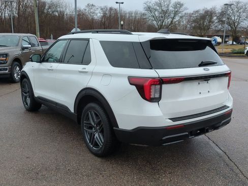 Used 2025 Ford Explorer ST-Line w/ Premium Package image 6