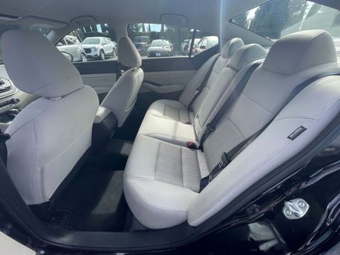 Used 2025 Nissan Altima 2.5 SV image 25