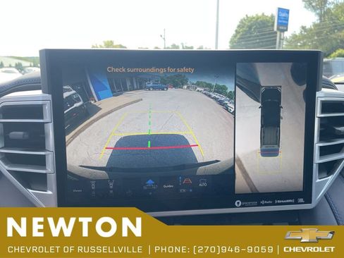 Used 2022 Toyota Tundra Platinum w/ Advanced Package AWD/4WD image 11
