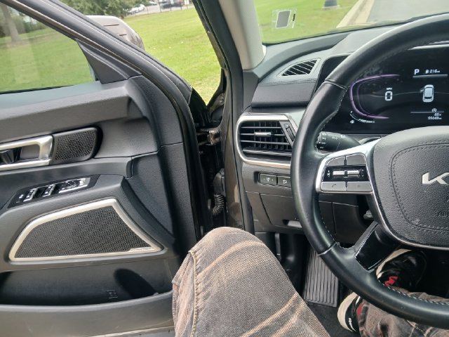 Certified 2024 Kia Telluride S w/ S Sunroof Package FWD image 31