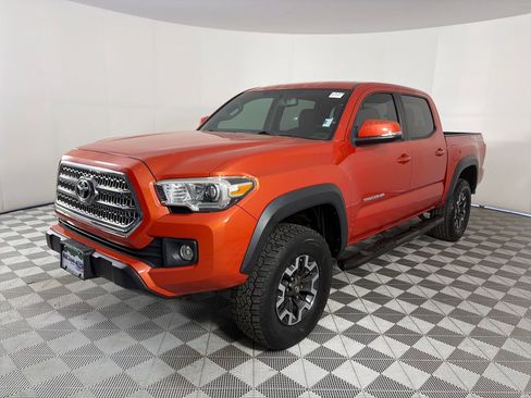 Used 2016 Toyota Tacoma TRD Off-Road w/ Towing Package RWD image 3