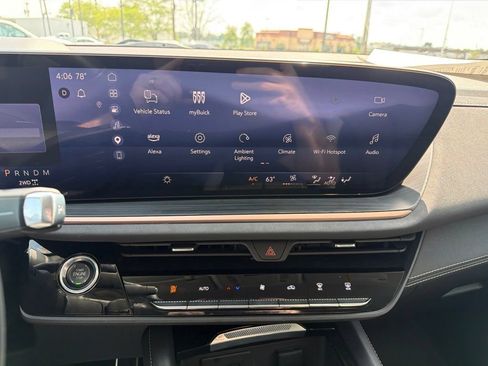 Used 2025 Buick Envision Sport Touring AWD/4WD image 23