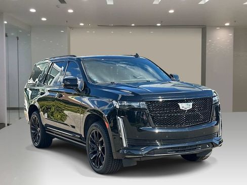 Used 2024 Cadillac Escalade Sport Platinum w/ LPO, ONYX Package AWD/4WD image 6