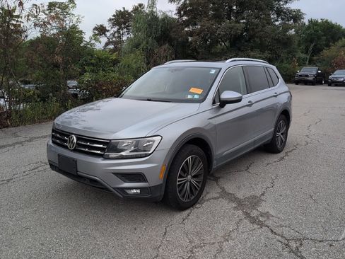 Used 2019 Volkswagen Tiguan SEL FWD image 3