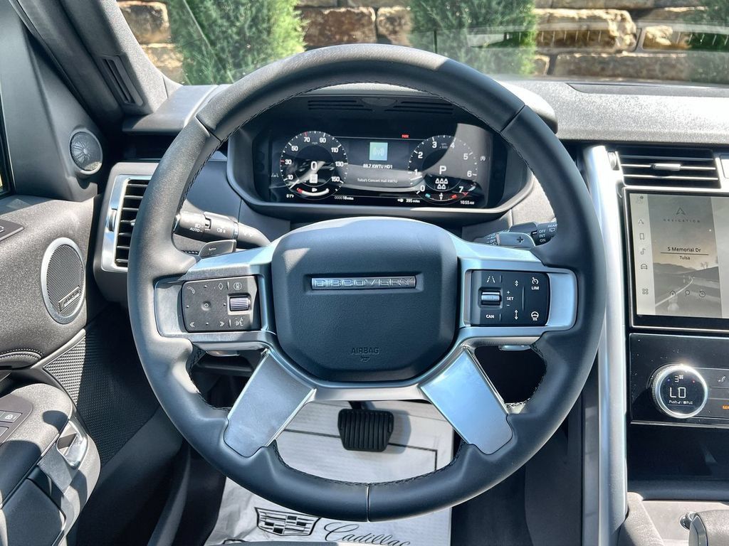 Used 2025 Land Rover Discovery S AWD/4WD image 22