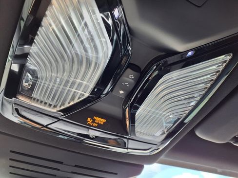 Used 2026 BMW X5 sDrive40i w/ M Sport Package image 13