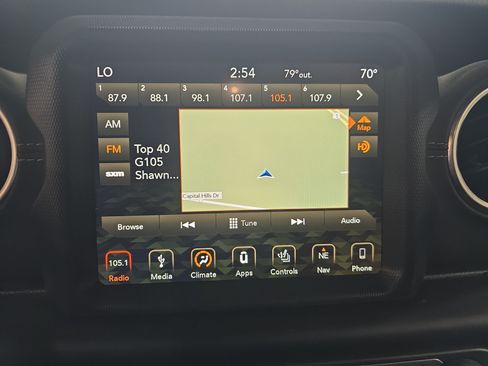 Used 2019 Jeep Wrangler Unlimited Sahara AWD/4WD image 19