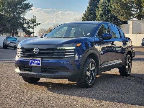 Certified 2025 Nissan Kicks SV image 4