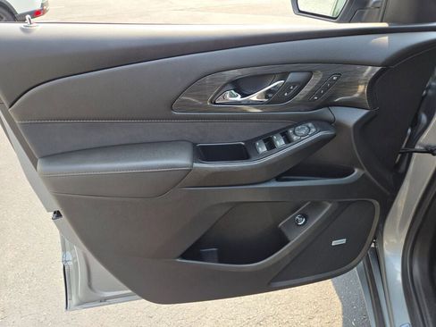 Used 2023 Chevrolet Traverse High Country image 22