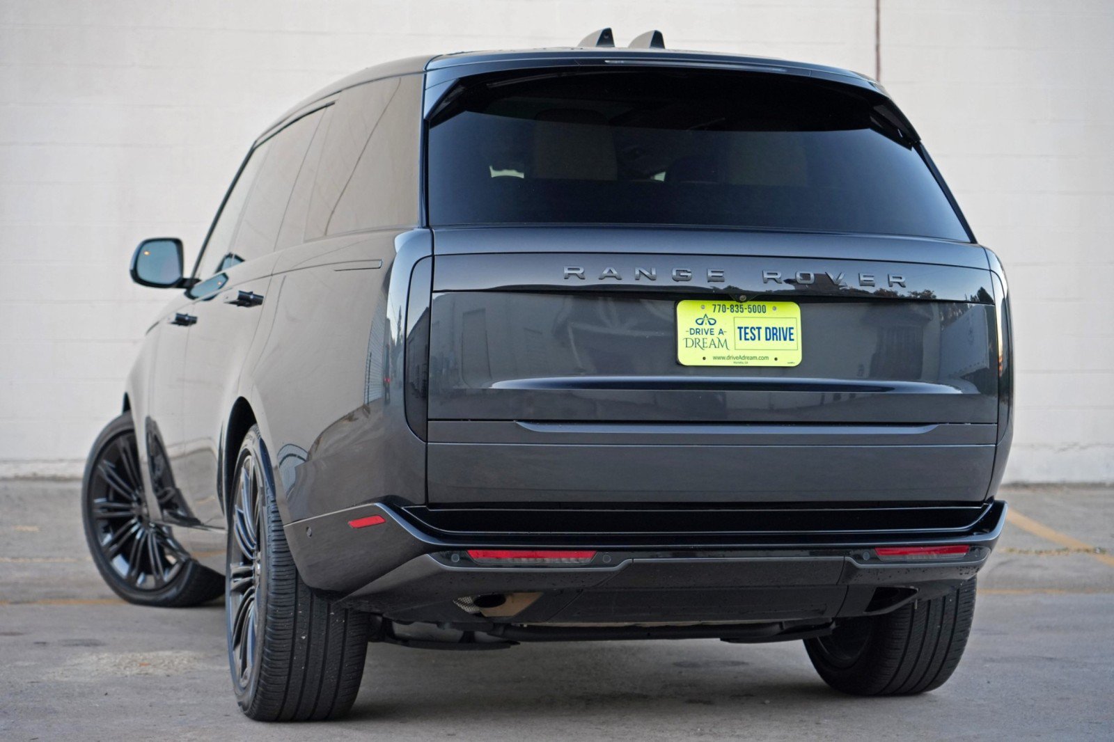 Used 2024 Land Rover Range Rover Long Wheelbase SE AWD/4WD image 6