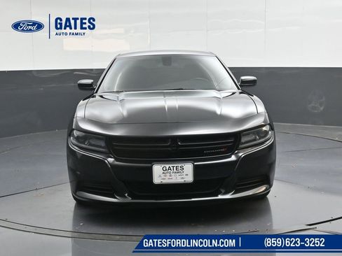 Used 2019 Dodge Charger SXT image 5