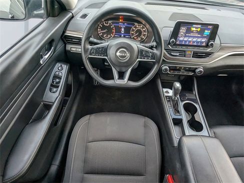 Used 2024 Nissan Altima 2.5 SV image 15