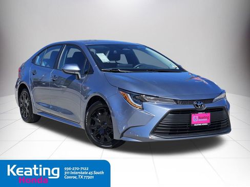 Used 2024 Toyota Corolla LE image 3