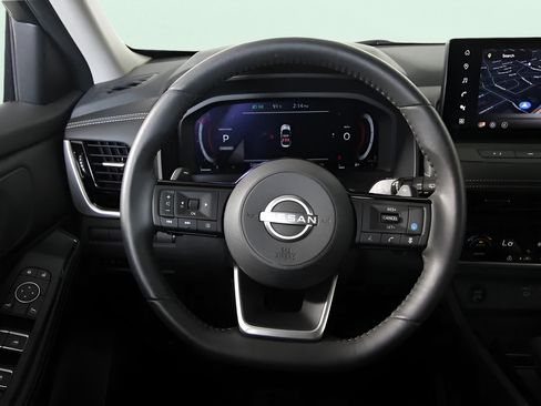 Used 2024 Nissan Rogue SL FWD image 29