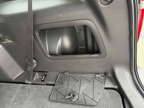 Used 2015 Ford Explorer XLT w/ Equipment Group 202B image 30