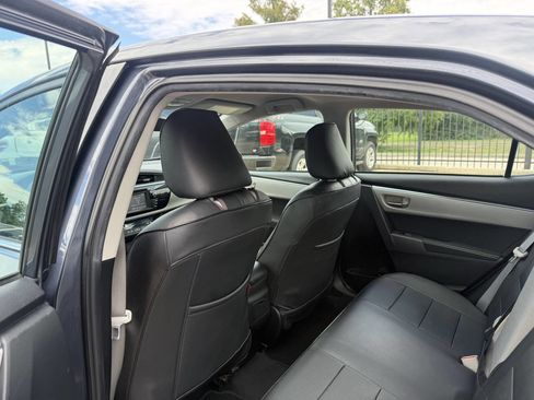 Used 2015 Toyota Corolla LE FWD image 12