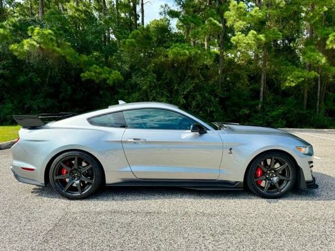 Used 2020 Ford Mustang Shelby GT500 w/ Carbon Fiber Track Pack RWD image 7