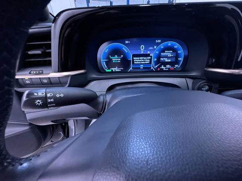 Used 2023 Toyota Crown XLE image 18