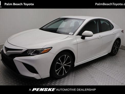 Used 2019 Toyota Camry SE image 1