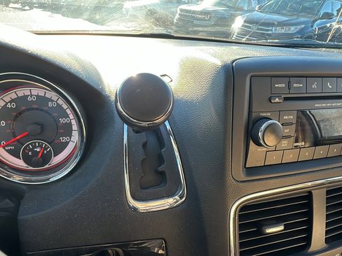 Used 2016 Dodge Grand Caravan SE w/ Quick Order Package 29E SE image 31