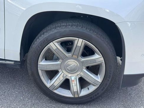 Used 2019 Cadillac Escalade Premium Luxury RWD image 7