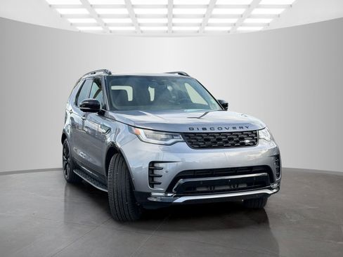 New 2026 Land Rover Discovery Dynamic SE image 3
