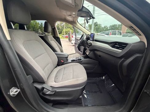 Used 2020 Ford Escape SE FWD image 17