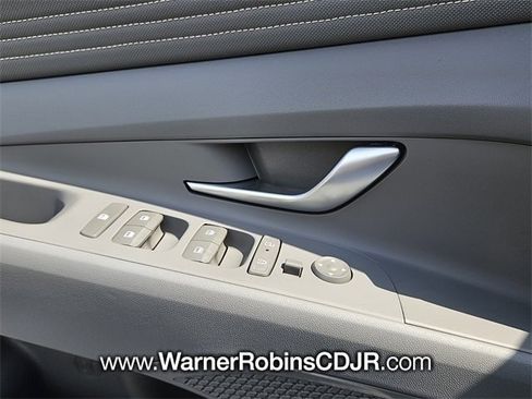 Used 2025 Hyundai Elantra Sport image 26