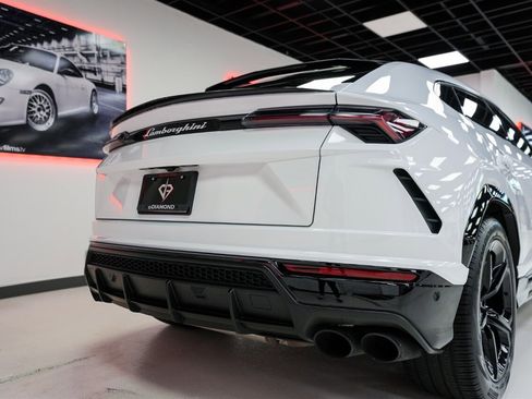 Used 2021 Lamborghini Urus image 31