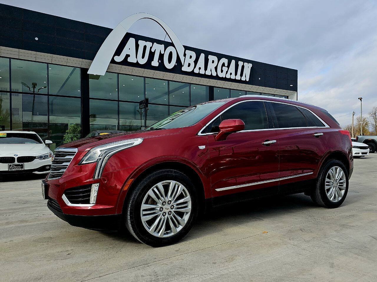 Used 2017 Cadillac XT5 Premium Luxury w/ Advanced Security Package FWD image 2