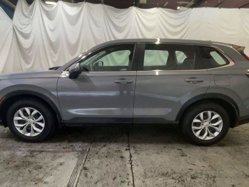 Used 2023 Honda CR-V LX image 5