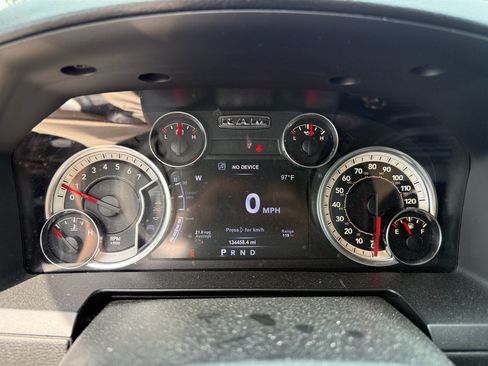 Used 2017 RAM 1500 Laramie AWD/4WD image 10